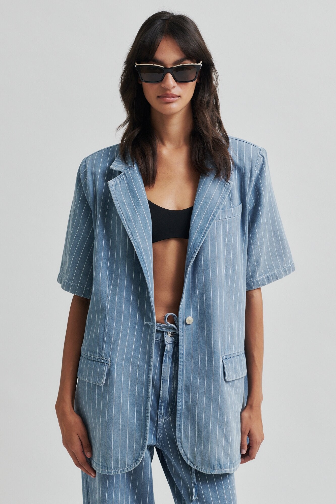 Layne SS kortærmet denimblazer - Light blue denim